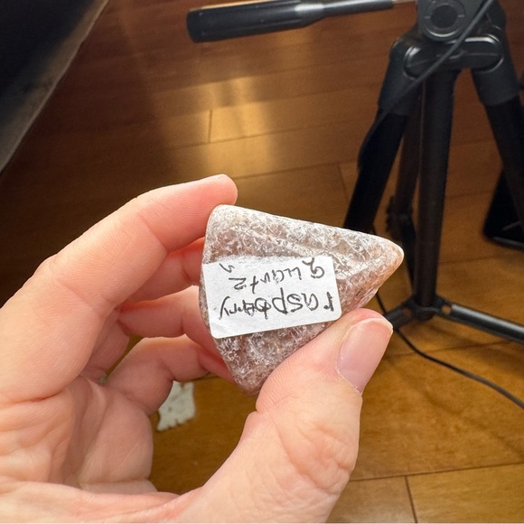 Triangular Natural Stone of Raspberry Quartz - Picture 3 of 5